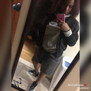 Meet your Posher, Divina